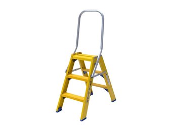 Staltor Trap glasvezelversterkt Type DT dubbel 2x3 treden inclusief platform + vaste beugel