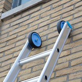 Eurostairs Opsteek ladder dubbel uitgebogen 2x18 sporten + gevelrollen