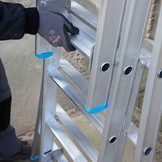 Eurostairs Reform ladder driedelig uitgebogen 3x10 sporten + gevelrollen