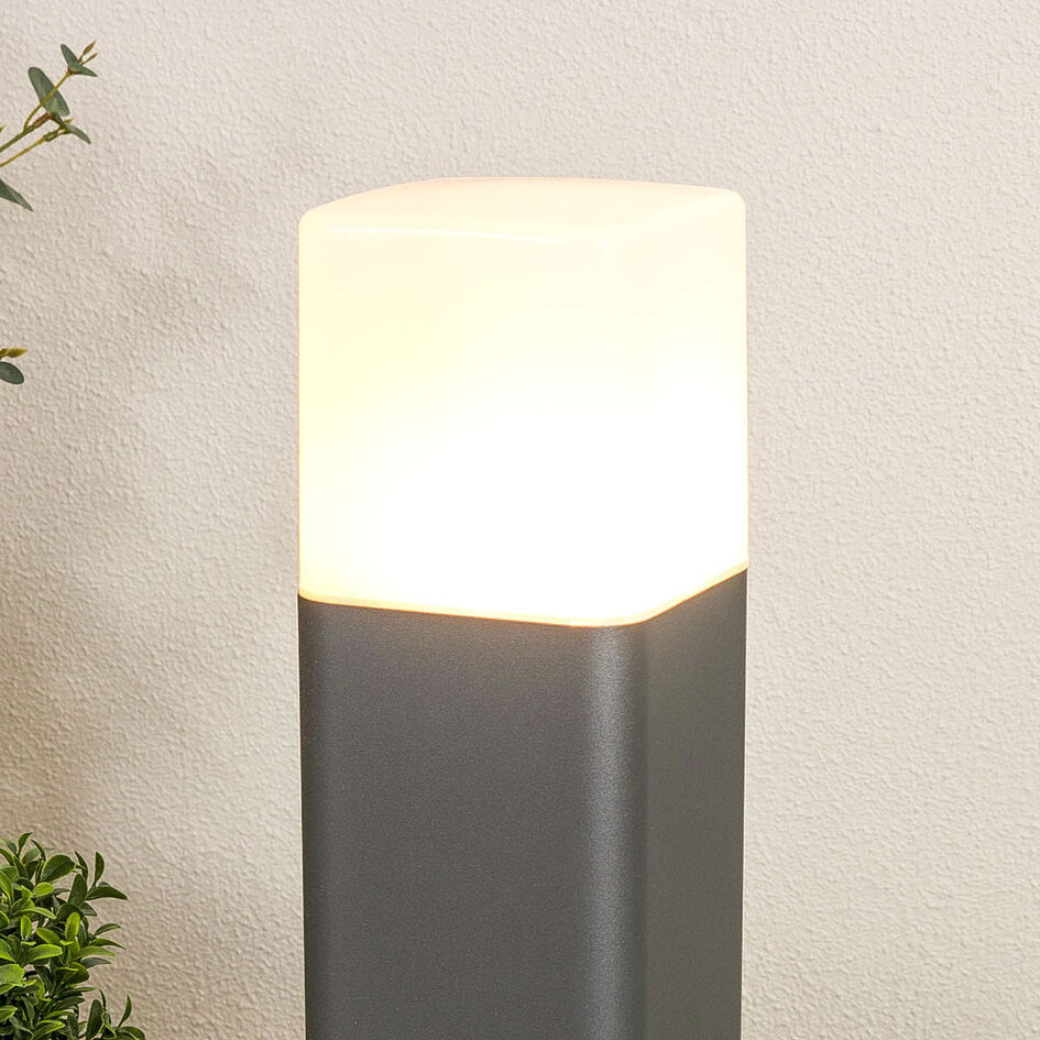 Nowoczesna kwadratowa zewnętrzna lampa podłogowa Rocky - antracytowa