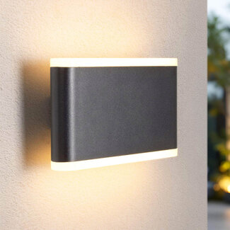 Zewnętrzna lampa ścienna Hannover z wbudowanym źródłem LED – czarna