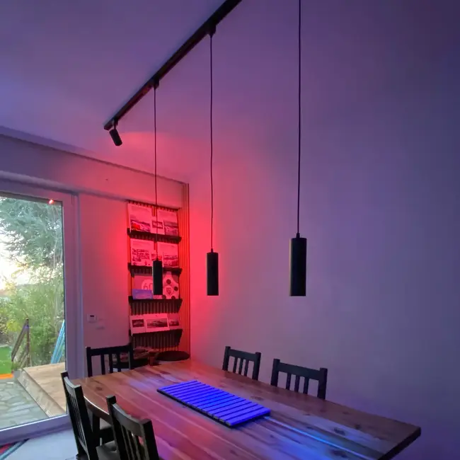 GU10 inteligentna ściemnialna lampa LED RGB i CCT sterowana przez aplikację Tuya, 4,9W - 100°