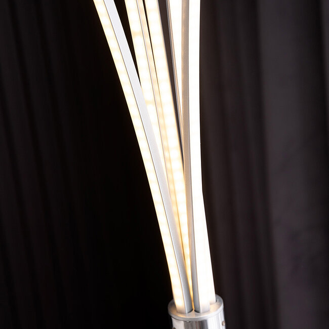 Design lampa podłogowa Louis z wbudowanymi diodami LED