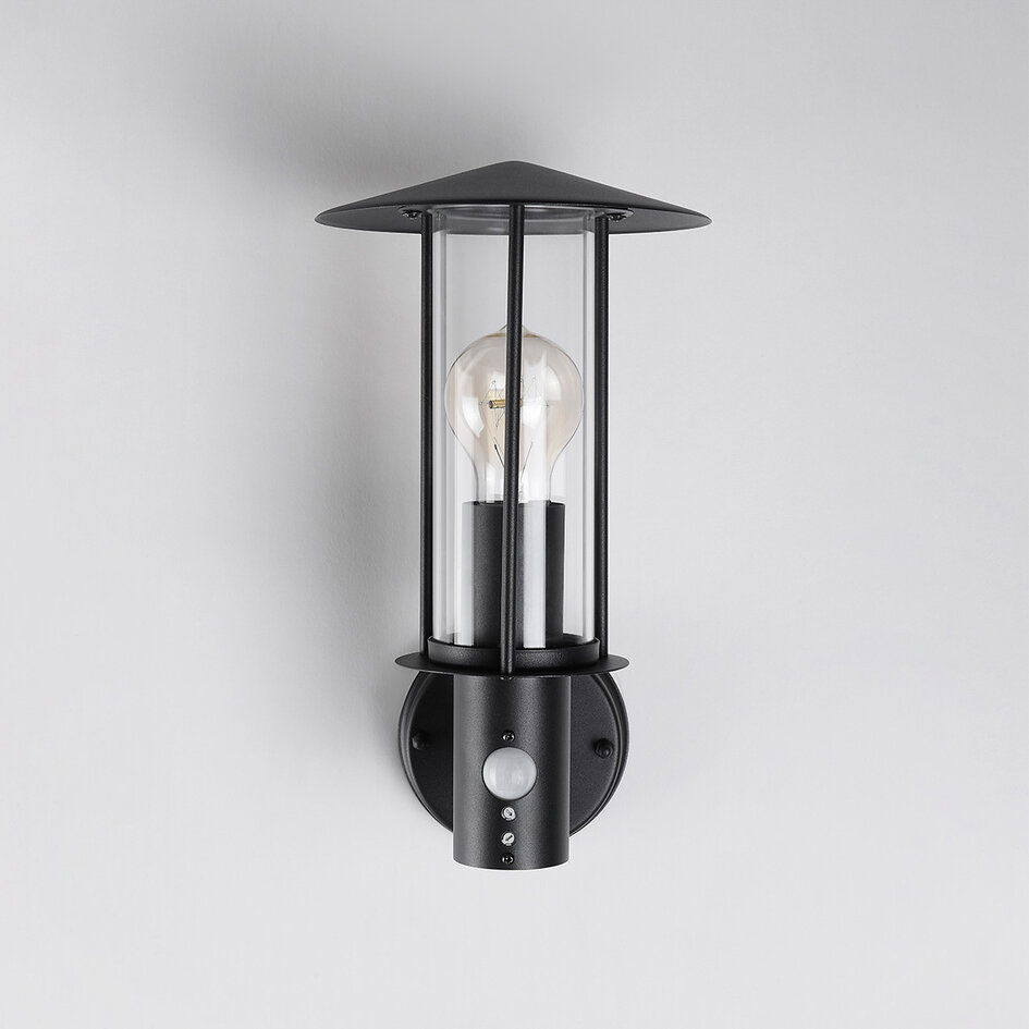 Wiejska zewnętrzna lampa ścienna Lore z czujnikiem - czarny