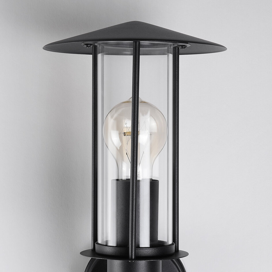 Wiejska zewnętrzna lampa ścienna Lore z czujnikiem - czarny