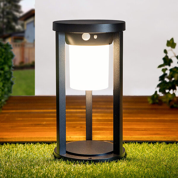 Nowoczesna solarna zewnętrzna lampa podłogowa czarna z czujnikiem - Chiara