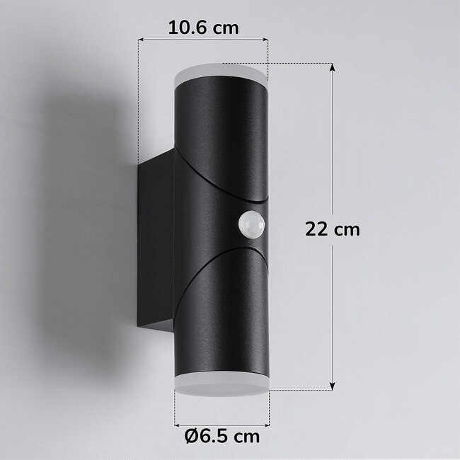 Regulowana okrągła kinkiet zewnętrzny Tess z czujnikiem – czarne