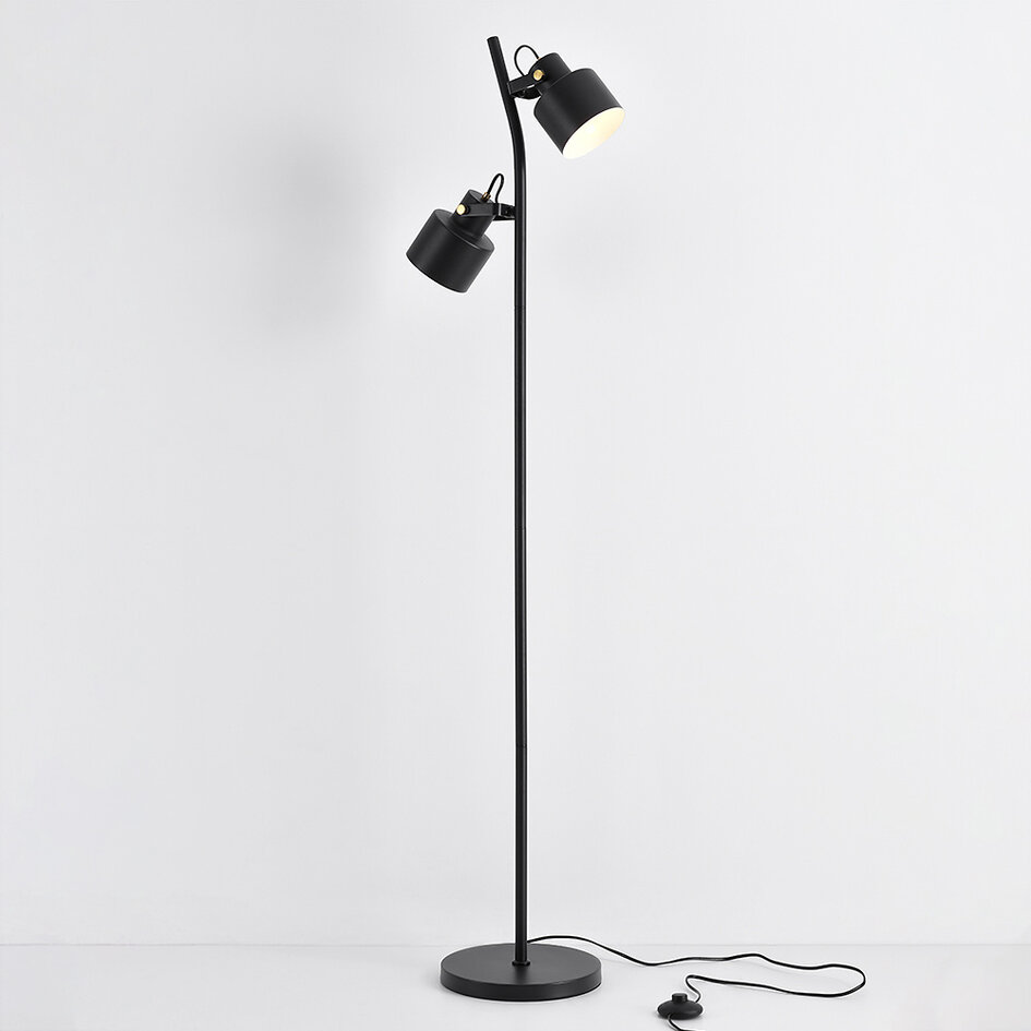 2 światła lampa stojąca z uchylnymi reflektorami czarna - William