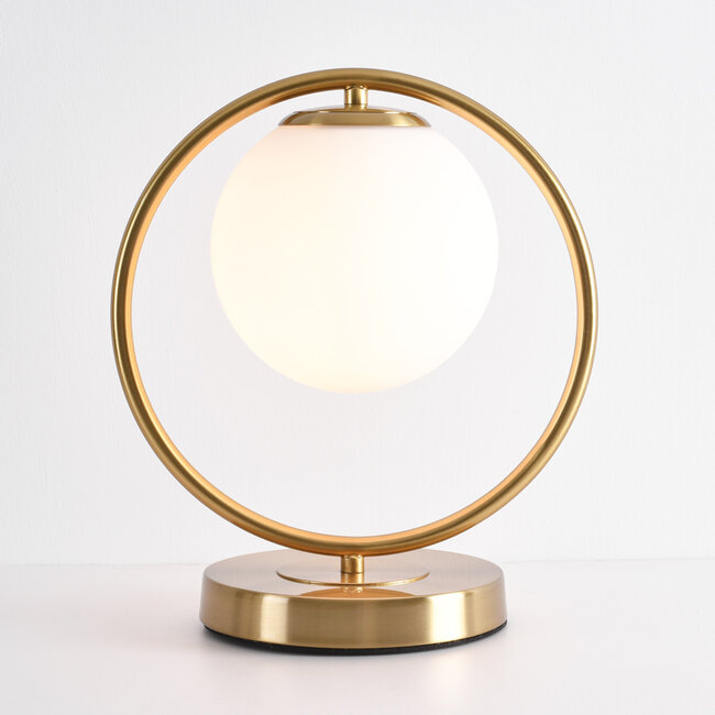 Złota designerska lampa stołowa z mlecznobiałym szkłem - Gene