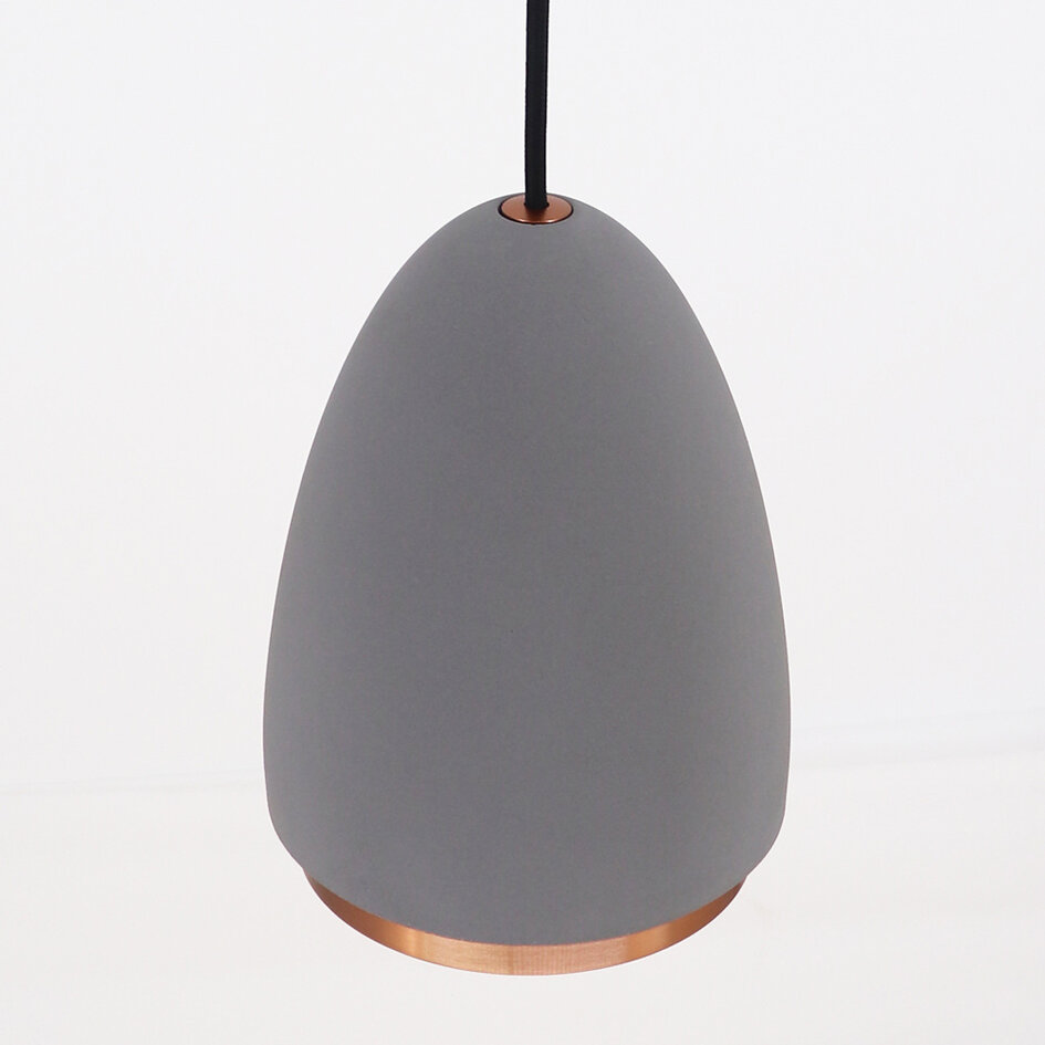 Nowoczesna lampa wisząca z miedzianymi detalami - Feis