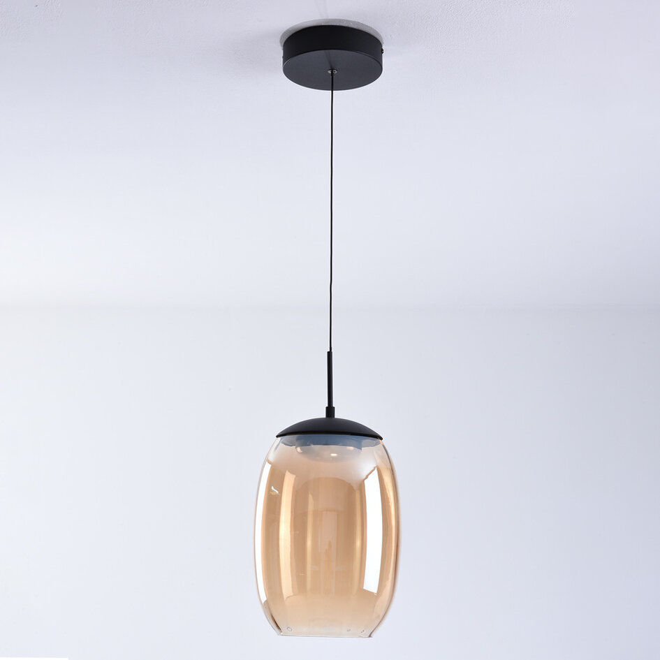 Lampa wisząca Novi z 3-stopniowym ściemnianiem i szkłem bursztynowym