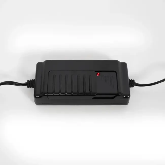 Minimalistyczna lampa podłogowa o spiralnym kształcie - Viver