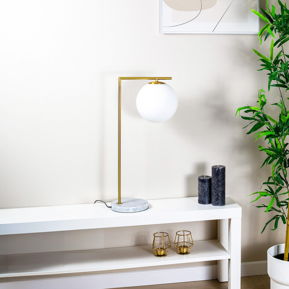 Minimalistyczna lampka stołowa z mlecznobiałego szkła - Jeana