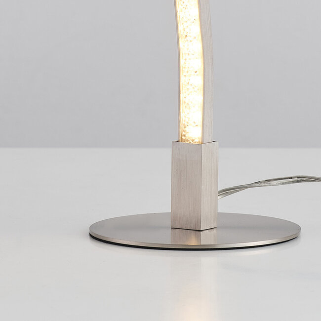 Minimalistyczna lampka stołowa z wbudowanymi diodami LED - Vinti