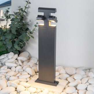 Lampa stojąca zewnętrzna z uchylnymi reflektorami – Jente