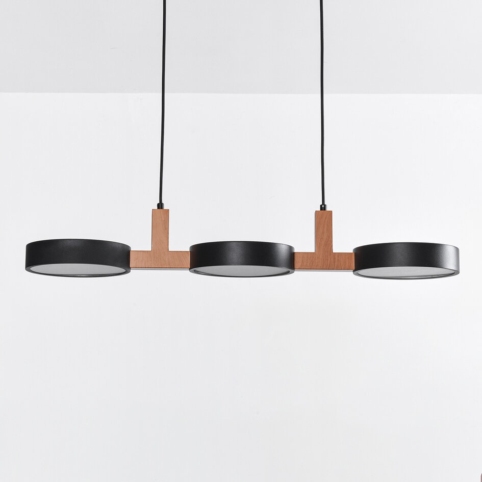 Designowa lampa wisząca z wbudowanym źródłem LED, czarna z drewnem – Aristo