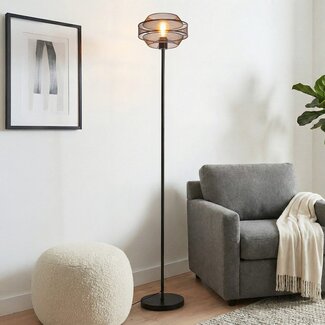 Czarna lampa podłogowa z ażurowym kloszem - Julian