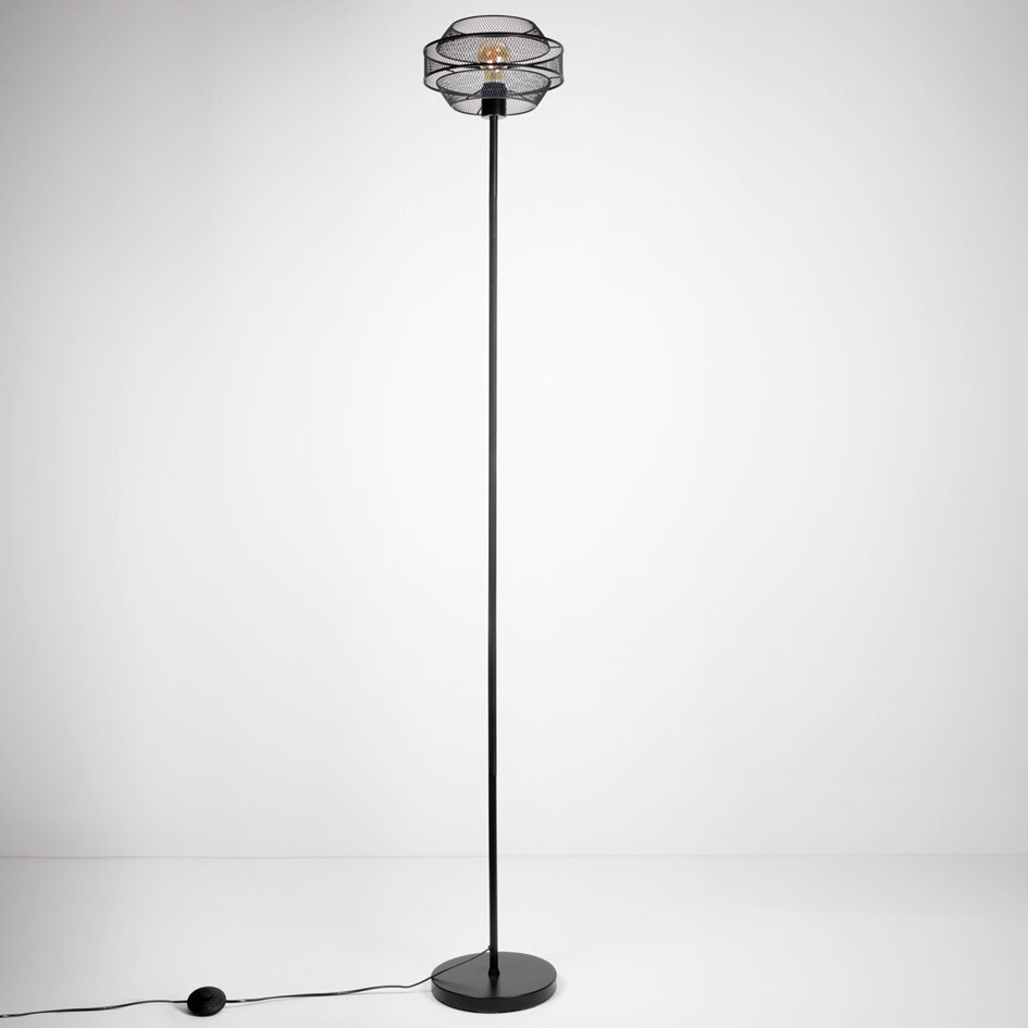Czarna lampa podłogowa z ażurowym kloszem - Julian