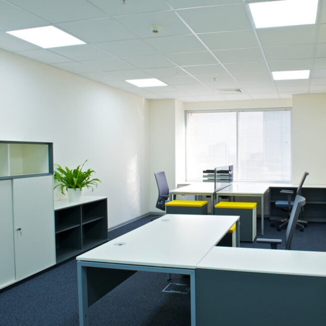 Zestaw 4 paneli LED, 60x60cm, UGR<22, 24W, 3000K z dystansami