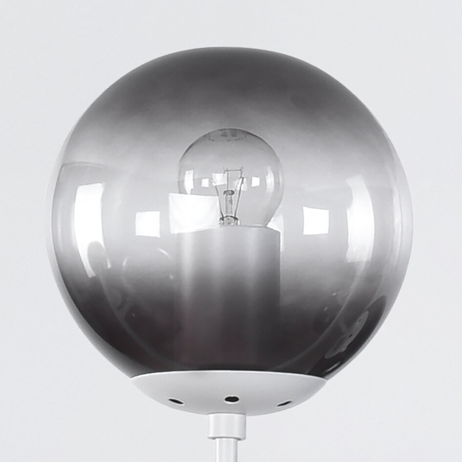 Lampa wisząca z białą ramą i przydymionym szkłem – Hepta
