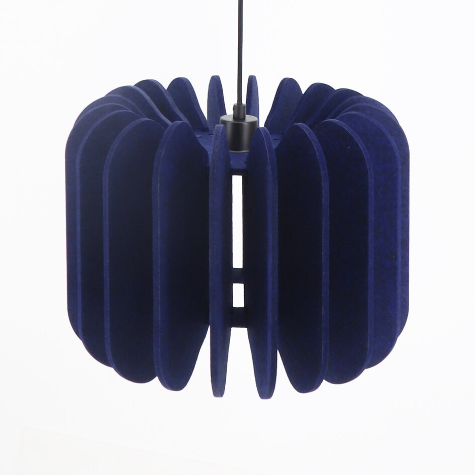 Lampa wisząca z filcu PET granatowa - Benthe