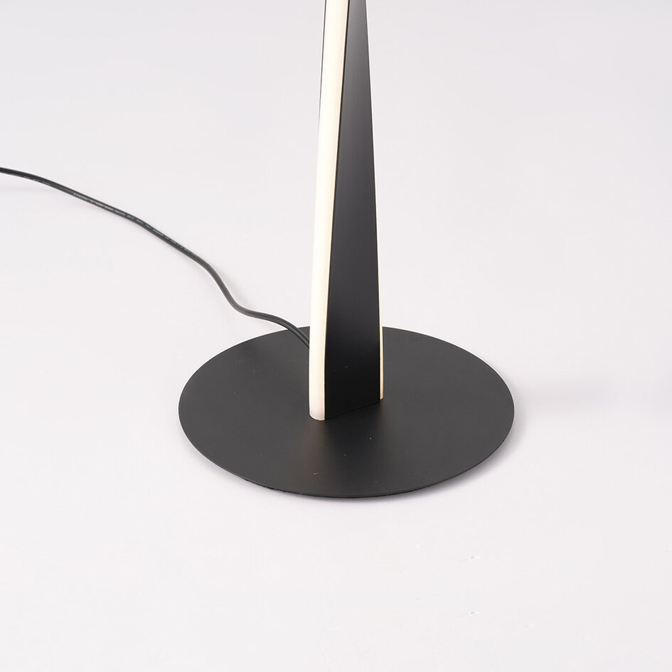 Lampa podłogowa skręcona Locke - czarne