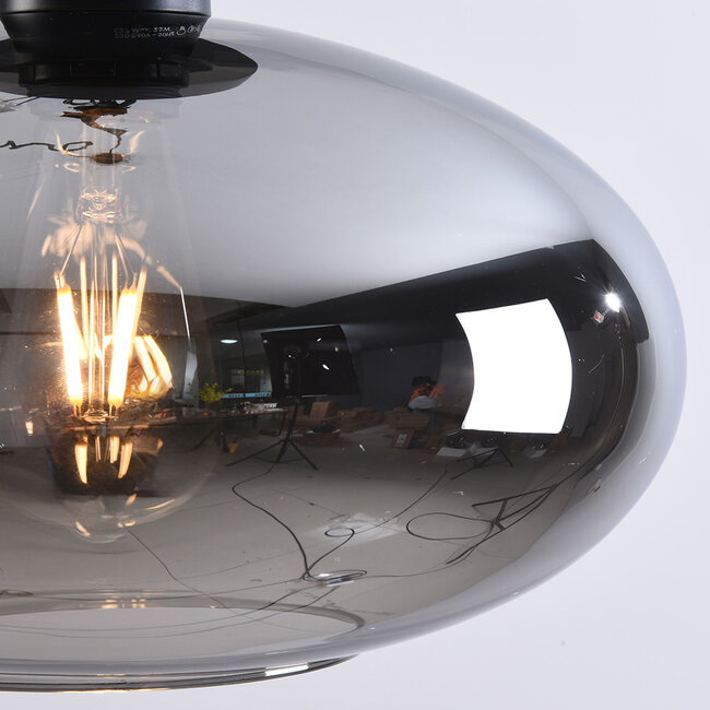 Lampa sufitowa Veda z przydymionym szkłem