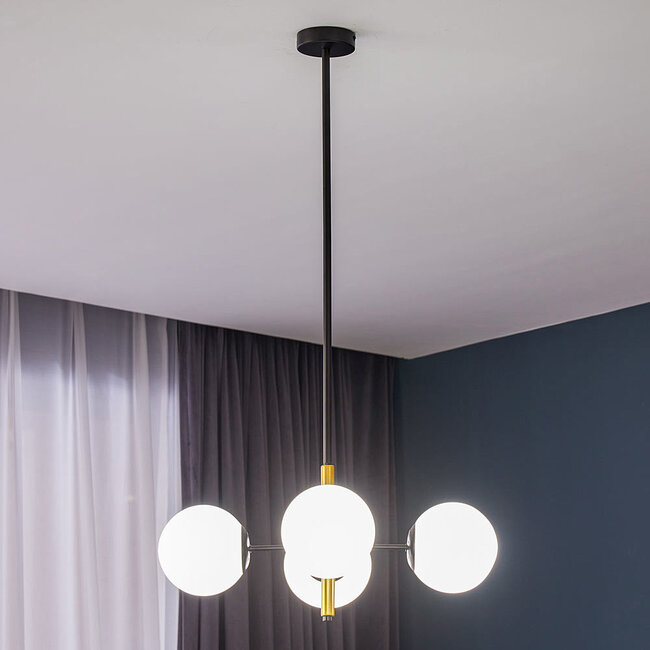 Nowoczesna lampa wisząca Callie czarna z mlecznobiałym szkłem, 4 światła