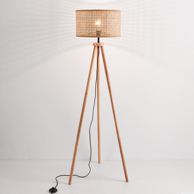 Drewniana lampa podłogowa trójnóg z kloszem rattanowym - Vime