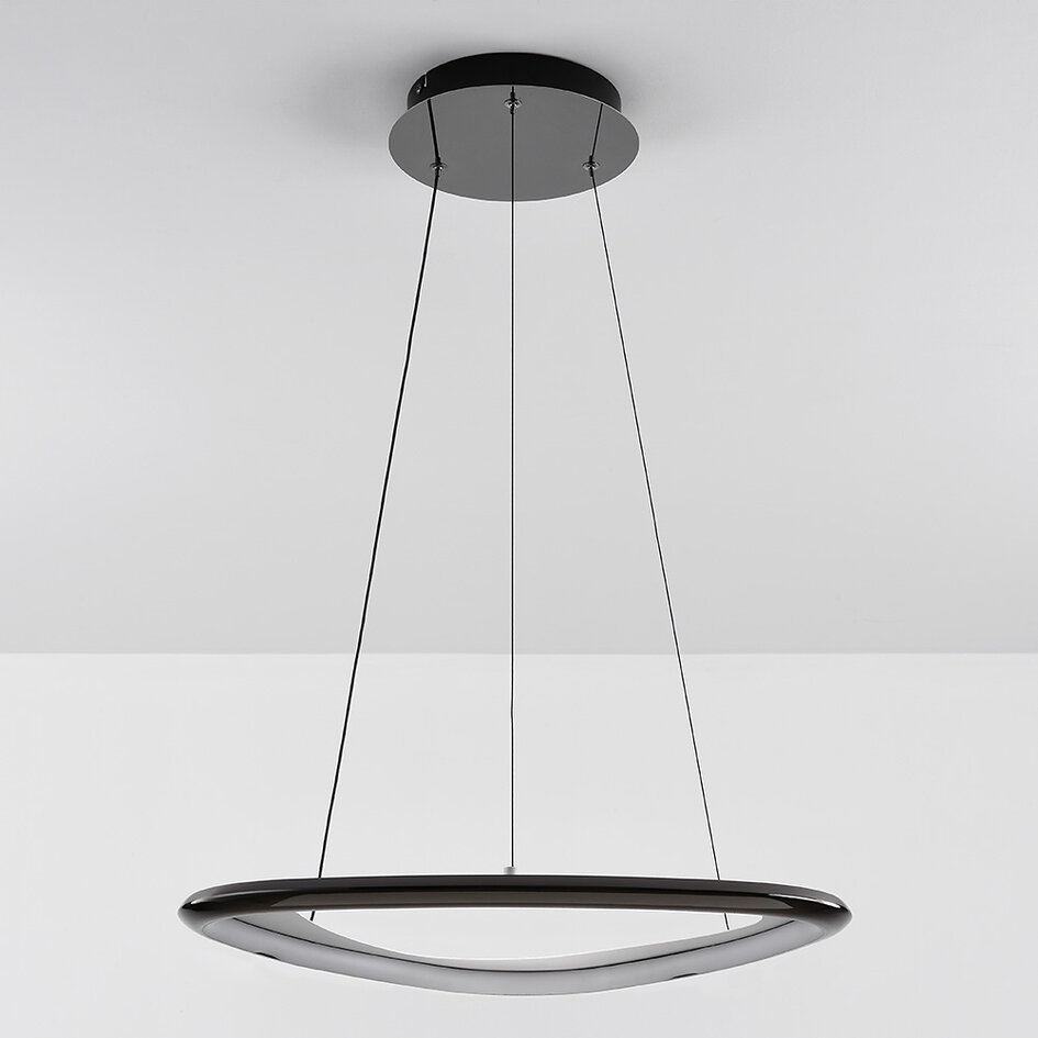 Lampa wisząca Celda z 3-stopniowo ściemnialnymi diodami LED w kolorze czarno-chromowym