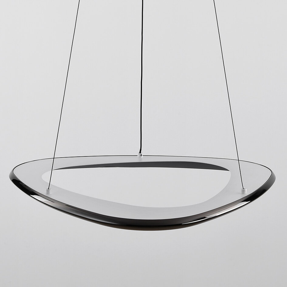 Lampa wisząca Celda z 3-stopniowo ściemnialnymi diodami LED w kolorze czarno-chromowym