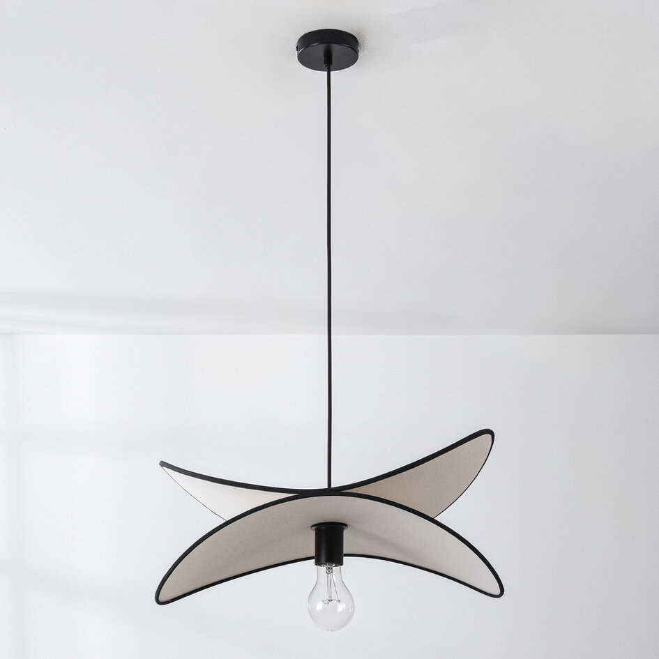 Design lampa wisząca Sapca, biały len z czarnymi akcentami