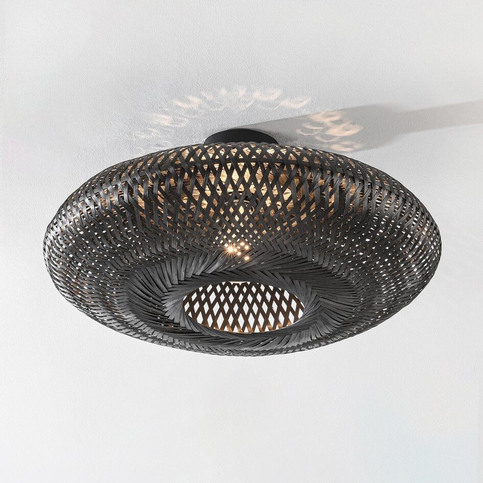 Lampa sufitowa Boho Chic Yuan z ręcznie plecionego bambusa - czarna