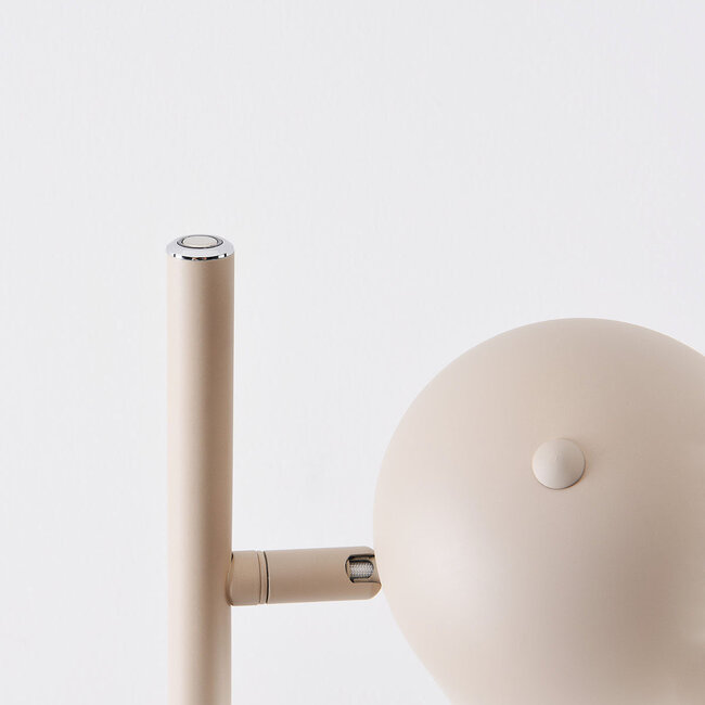 Beżowa lampa podłogowa Iki - z 2 obrotowymi reflektorami i LED-ami ściemnianymi dotykowo