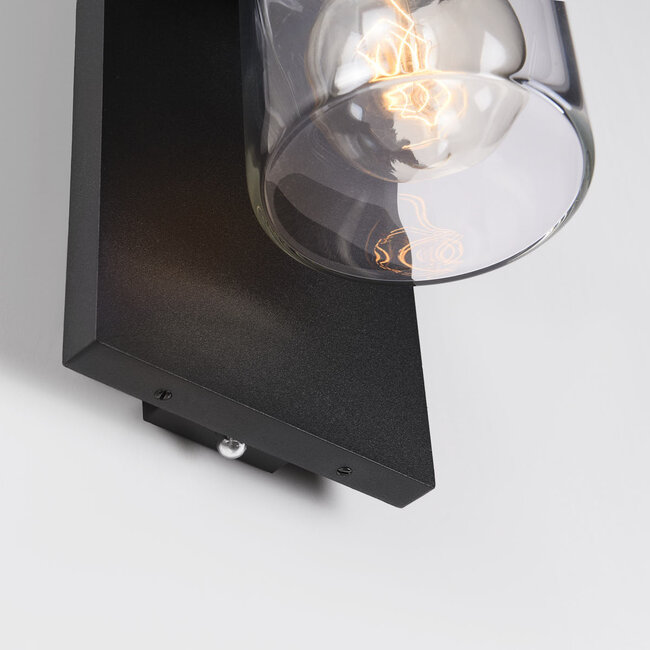 Nowoczesna lampa zewnętrzna Aniello z czujnikiem zmierzchu