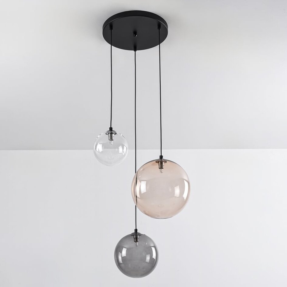 Design lampa wisząca Luminor 3 światła z różnymi szklanymi kulami