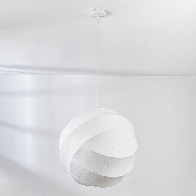 Minimalistyczna lampa wisząca Soie o wyglądzie jedwabiu