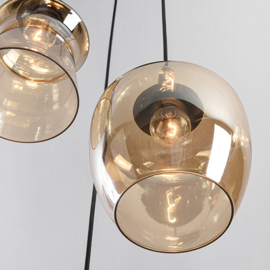 Design lampa wisząca Zian – 3 światła czarna z imitacją drewna i szkłem bursztynowym w różnych kształtach
