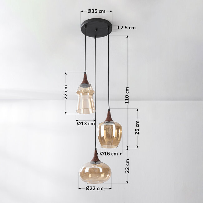 Design lampa wisząca Zian – 3 światła czarna z imitacją drewna i szkłem bursztynowym w różnych kształtach