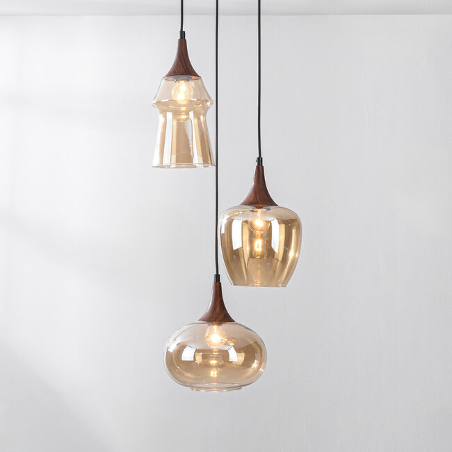 Design lampa wisząca Zian – 3 światła czarna z imitacją drewna i szkłem bursztynowym w różnych kształtach