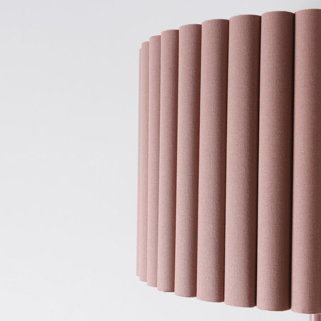 Lampa podłogowa Ribella z plisowanym kloszem - brąz mokka