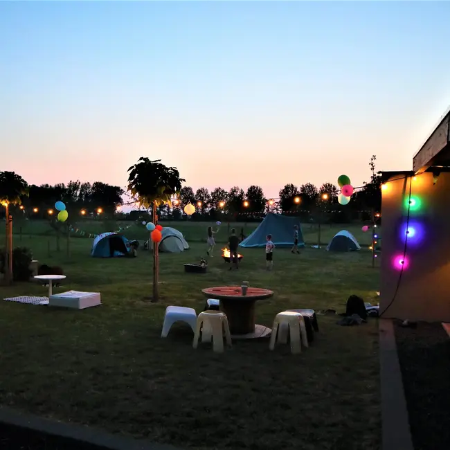 Kompletny zestaw girland świetlnych z 7 kolorowymi lampami LED