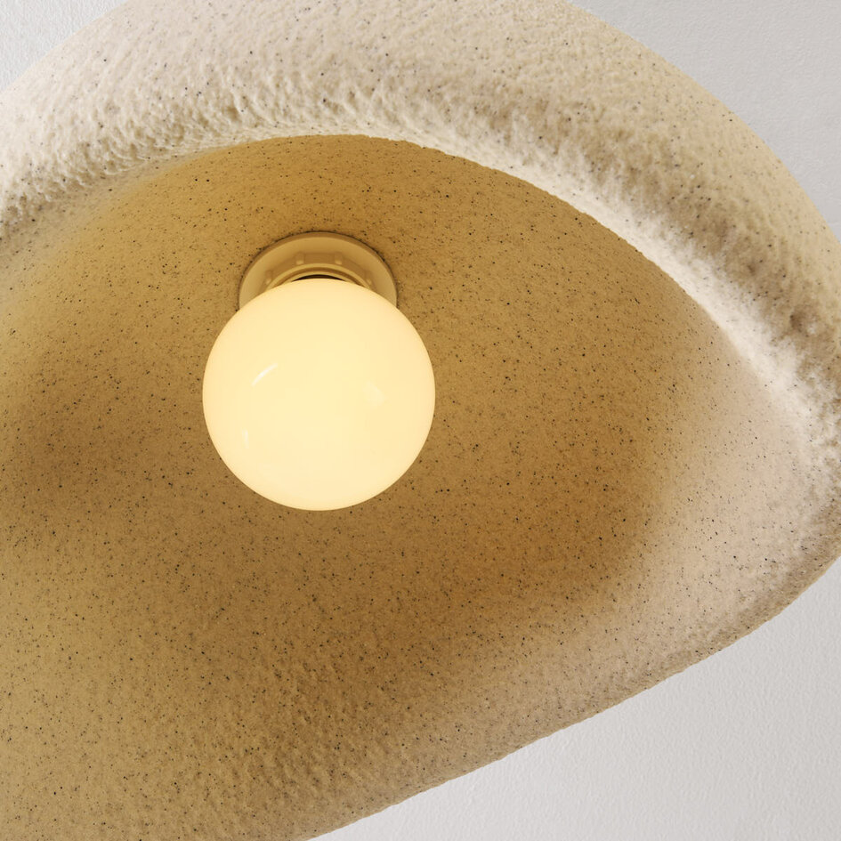 Lampa sufitowa Concrete Aura 40 cm – piaskowo-beżowy design Wabi-Sabi z czarnym nakrapianym efektem kamienia