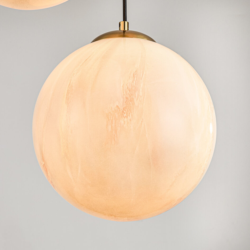 Designerska lampa wisząca Tessra ze szkłem imitującym marmur, 3 światła – złoty mosiądz