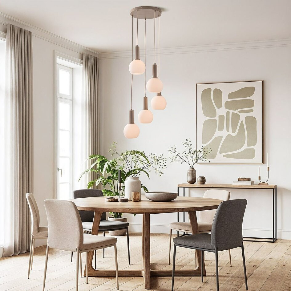Lampa wisząca Imme 5 światła w kolorze beżowym z mlecznobiałymi kloszami