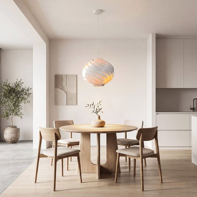 Biała lampa wisząca Perla z warstwowym designem z żelaza