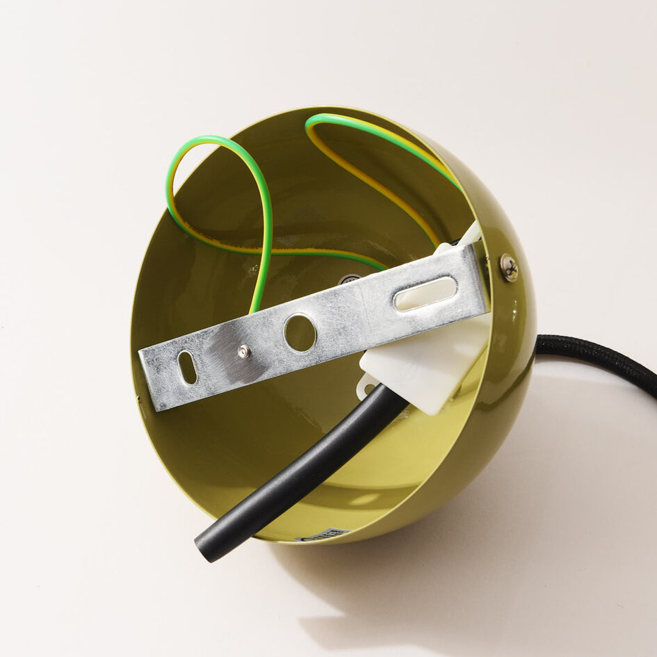 Retro lampa wisząca Orbia w błyszczącej zieleni khaki