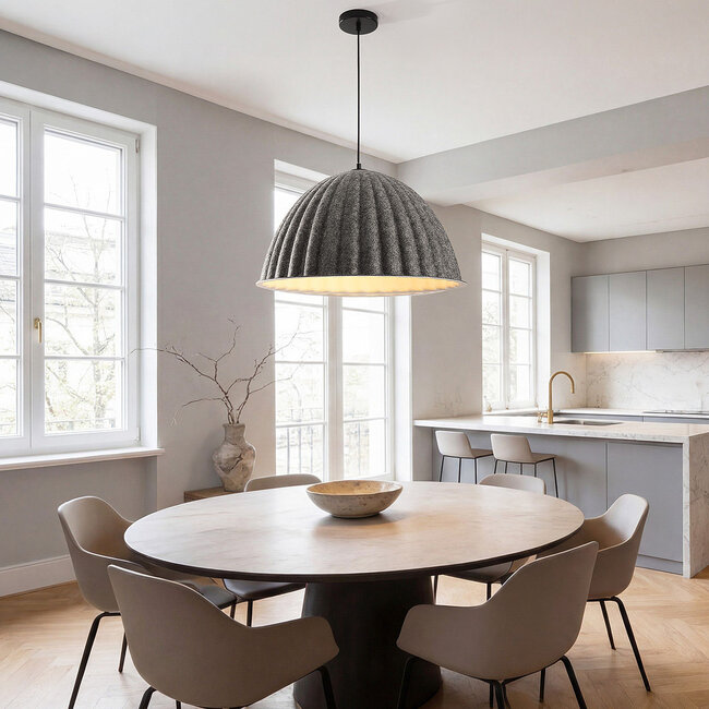 Lampa wisząca Siza z szarym, plisowanym kloszem o wyglądzie tkaniny – Ø55 cm