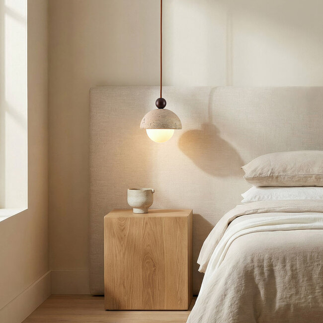 Lampa wisząca Vara z trawertynu (kamień naturalny), drewna i mlecznobiałego szkła