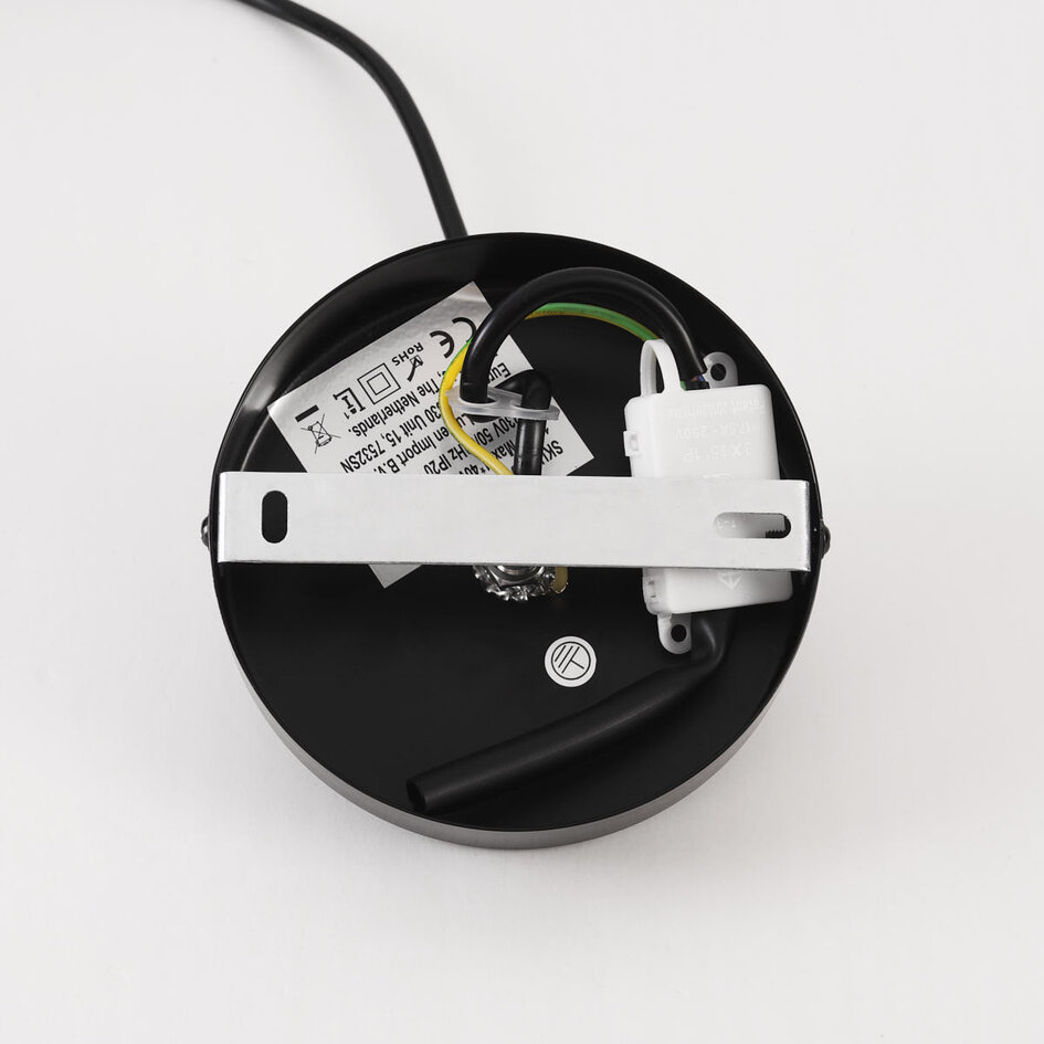 Lampa wisząca Nordli z drewna w kolorze czarnym i naturalnym